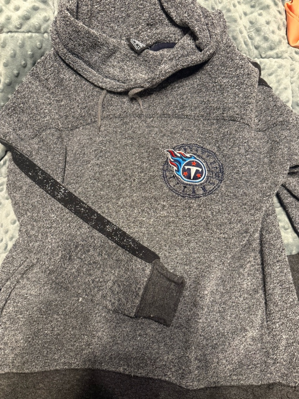 NFL Men's Gray Pullover Crewneck Sweater with Team Crest